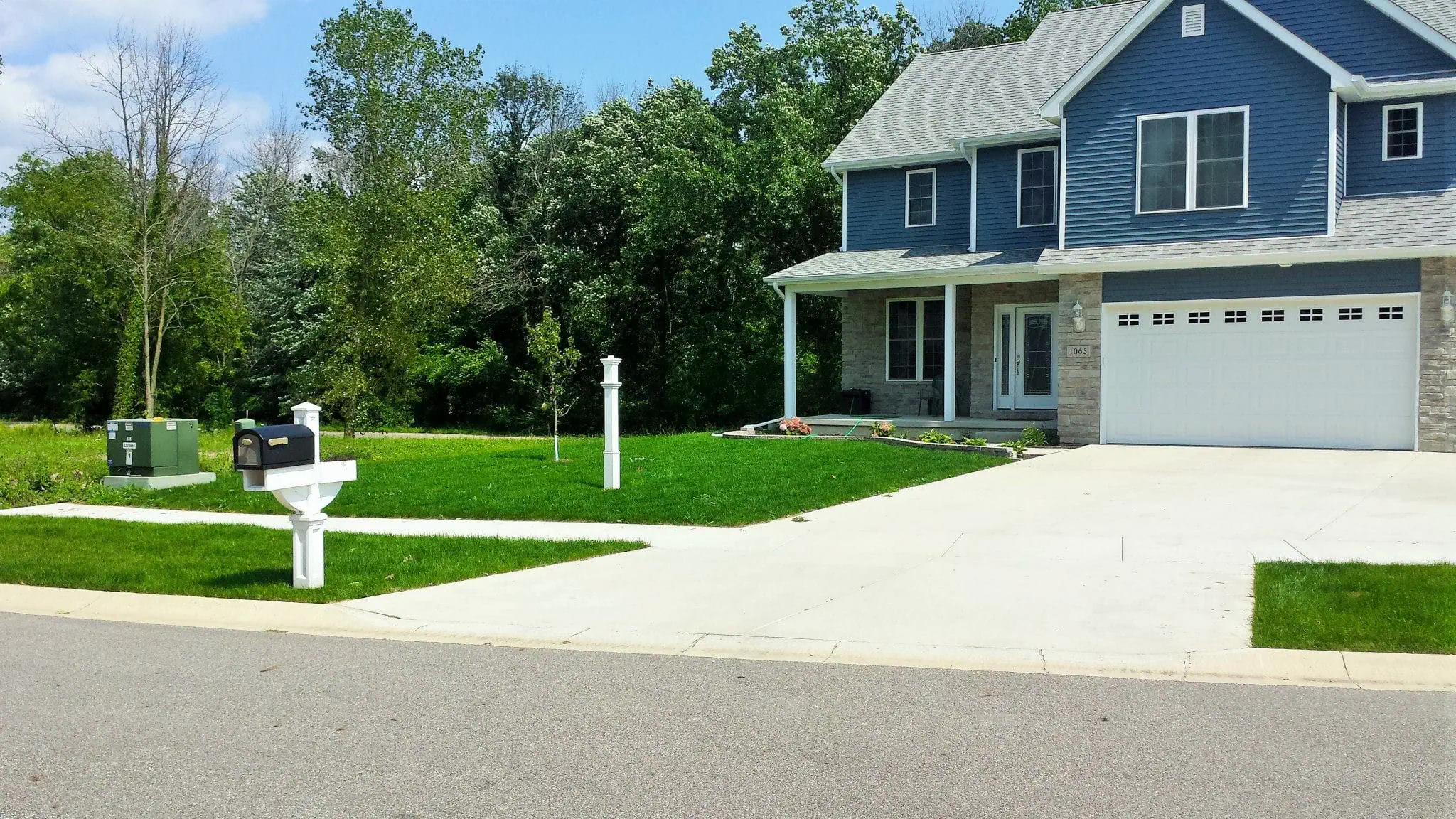 Lawn care service in Maple Grove IN with clean mowing and edging